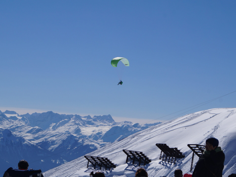 Paragliding im Winter: DAS musst du wissen!